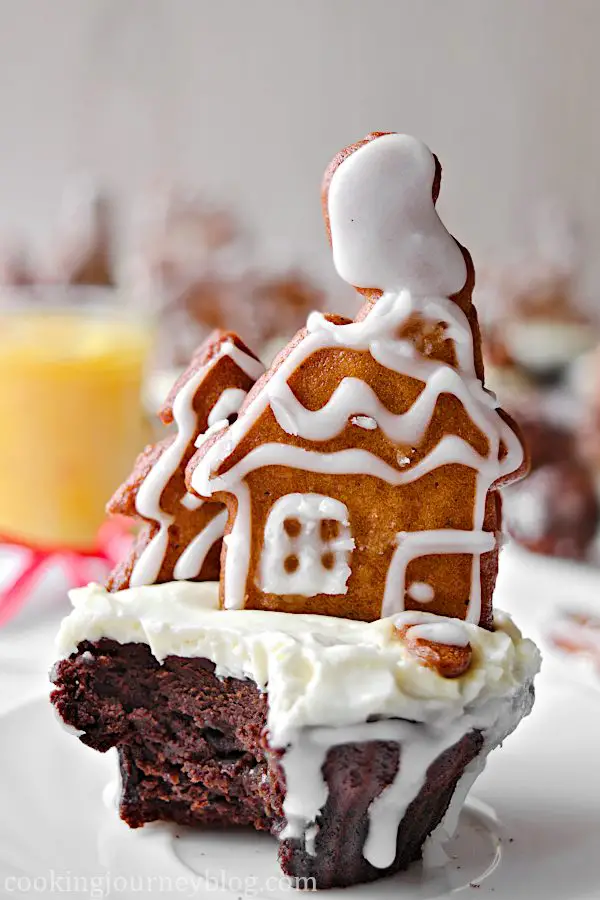 Chocolate Cupcake Recipe – Gingerbread Cupcake on the plate, served with tea in a Christmas mug