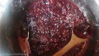 Blackberry jam in a pan