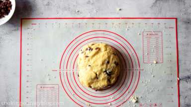 Roll the dough with a rolling pin about 1/4 inch or 0.6 cm thick.