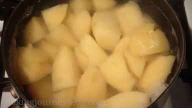 Put potatoes in a pot with boiling water, cook on medium heat for 15 min until soft*. Pour out liquid from the pot and put it back to heat for 1 minute to let the excess liquid evaporate.